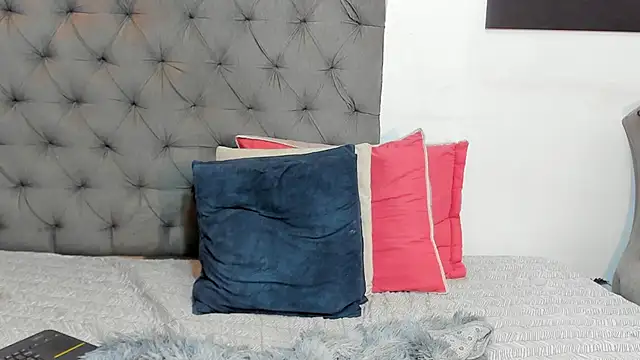 nahiroby_ebony webcam