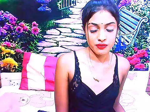IndianPretty14u2Luv webcam