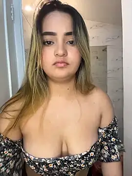 Antonella_Julieta webcam