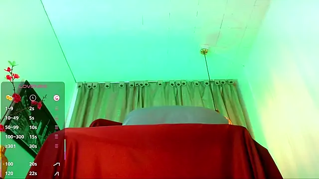 katha_Crawford webcam