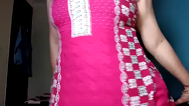 YourDesi_Laila_ webcam