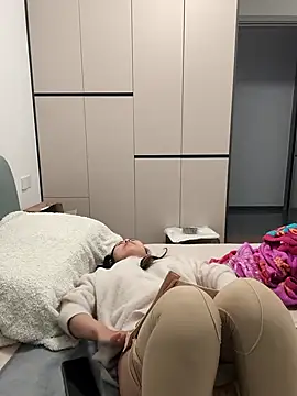 美女zzdd999在线直播