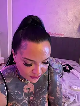 _MelinaCurves_ webcam