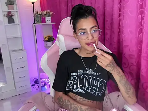 KarlaSlutSkinny__ webcam