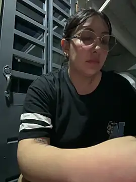 you-kitty2025 - You-kitty2025's free webcam - UK Sex Cams