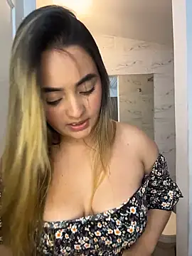 Antonella_Julieta webcam