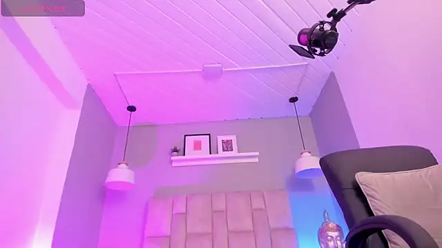 Lucy_Williiams webcam