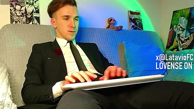 midnighter_ - Midnighter_'s free webcam - UK Sex Cams