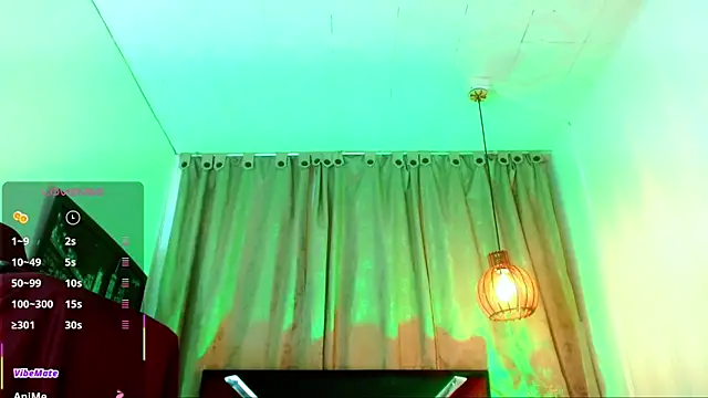 katha_Crawford webcam