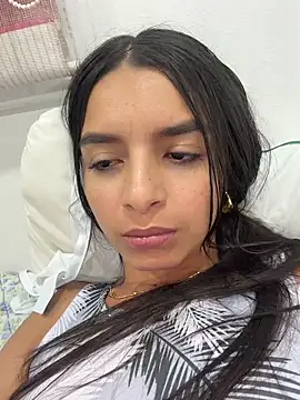 Webcam Model (violeta365)  is live.Free join now!