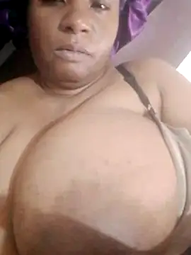 bigtitssxx webcam