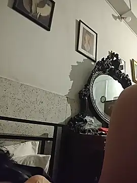 nakedmilfx - NakedMILFx's free webcam - UK Sex Cams