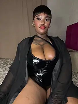 QUEEN_NOBUHLE_FEMDOM_777 webcam