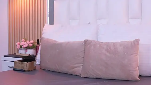 sara_goddess01 webcam