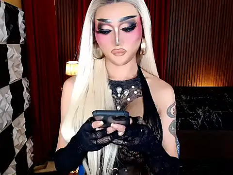 IndestructibleLily webcam