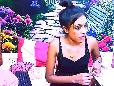 IndianPretty14u2Luv webcam