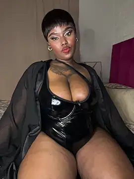 QUEEN_NOBUHLE_FEMDOM_777 webcam