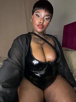 QUEEN_NOBUHLE_FEMDOM_777 webcam