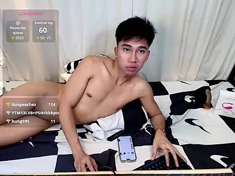 Ur_pinoyhotbrix webcam