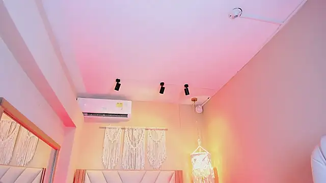 NahimiThompson webcam