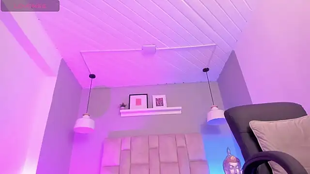 Lucy_Williiams webcam