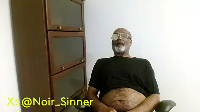 sinnernoir (M mature) - strip naked