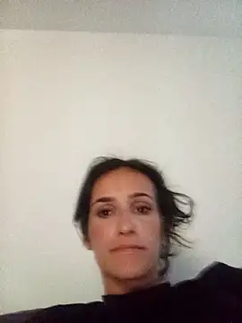 lolaa92i - Lolaa92i's free webcam - UK Sex Cams