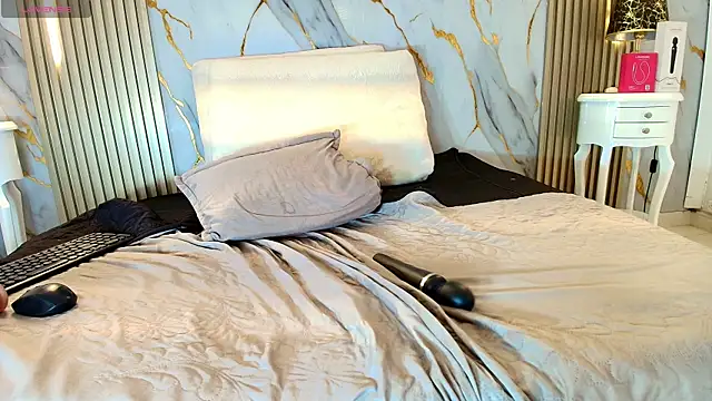 Tiifany_Baker webcam