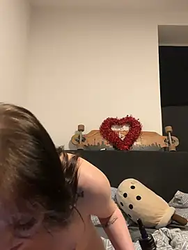 queenadri (Ask my age) - 10 min nackt und 99 Bilder 💋