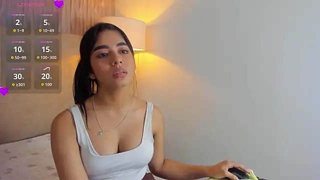 _kyraa_ - _kyraa_'s free webcam - UK Sex Cams