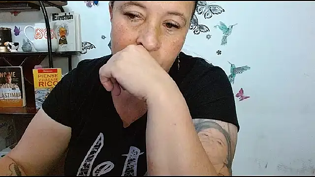 LauraMallioni webcam