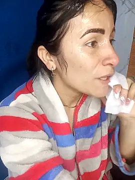 laurahotdirty webcam