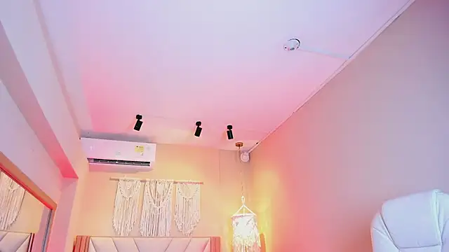 NahimiThompson webcam