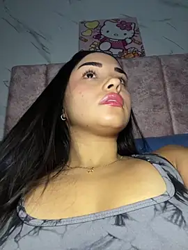 Webcam Model (Kimmymadison-)  is live.Free join now!