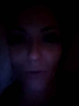 shyhornymommy webcam