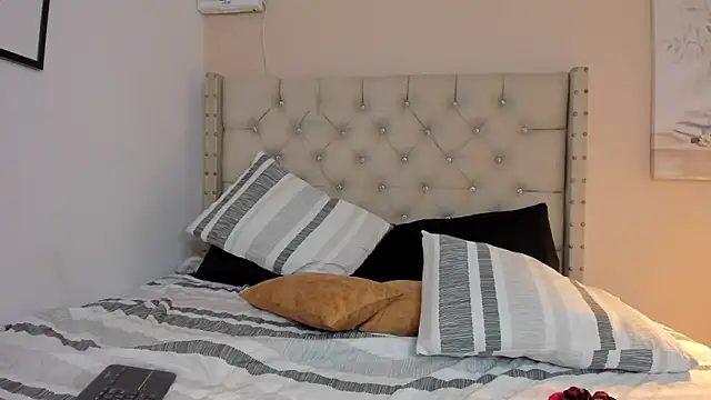 vanesasexyhot21 webcam