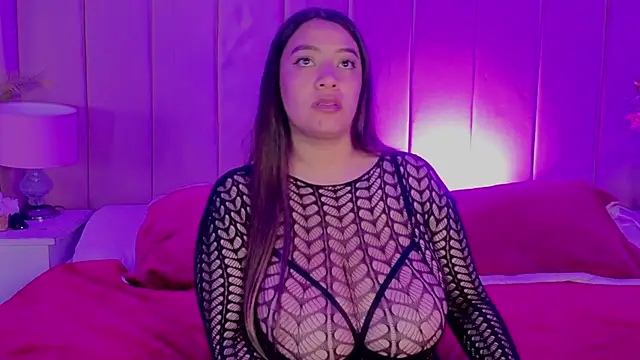 MollyBigBoobs12 webcam