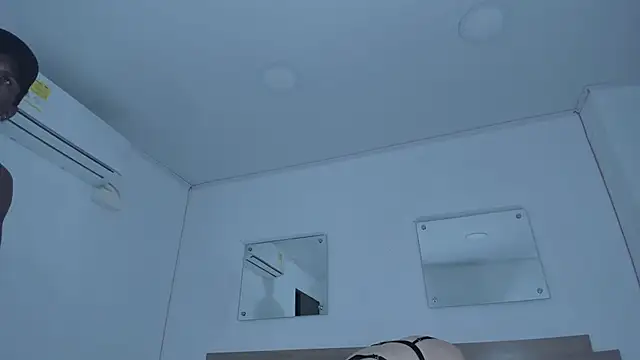 Ebony_N_Blonde webcam