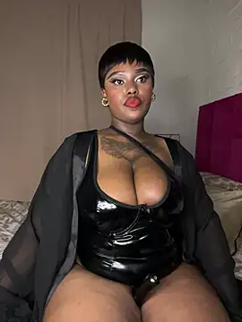 QUEEN_NOBUHLE_FEMDOM_777 webcam