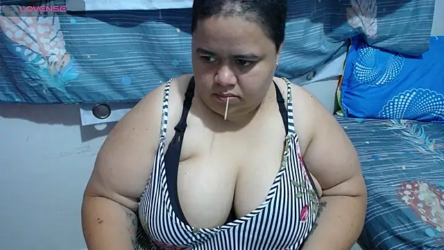 hotlesby4uxxx webcam