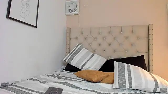 vanesasexyhot21 webcam