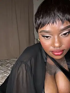 QUEEN_NOBUHLE_FEMDOM_777 webcam