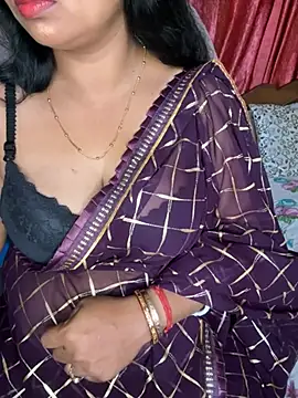 kritika_21 (F milf) - boobs oiling