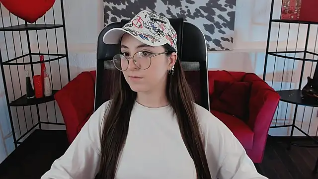 VirtuallVoyant live sex cam