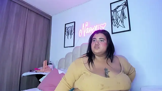 NaomiAsha webcam