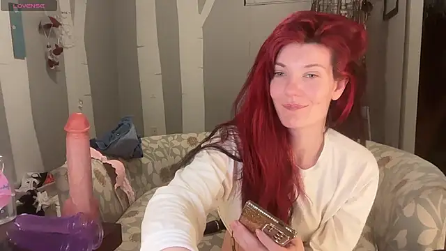 YourFavCanadianMILF webcam