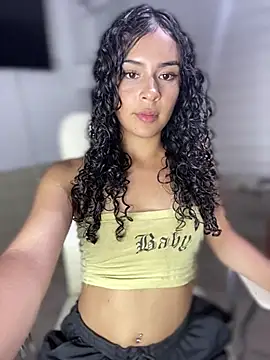 AlanaMartinez_Pink webcam