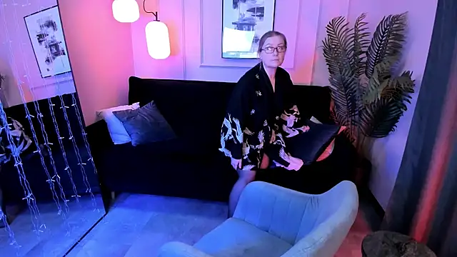 Alexandra_Kind webcam