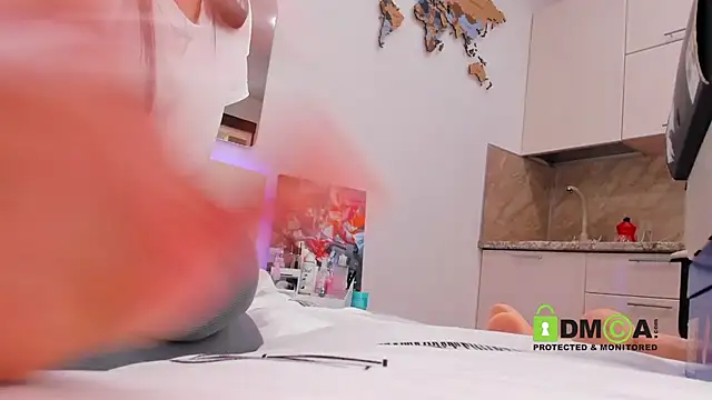 SonyaParadise live sex cam