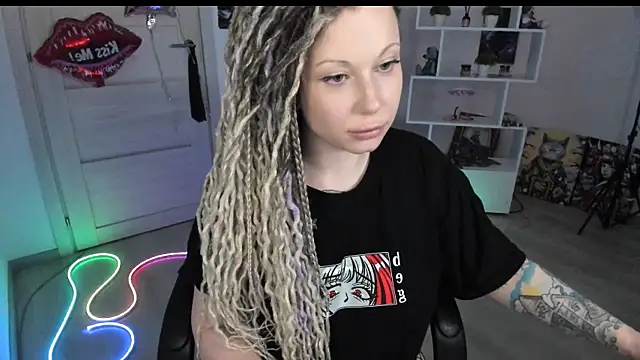 HoneySallyMoore live sex cam